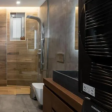 Stylish Abode Under Acropolis W/ Sunny Courtyard! * Athens